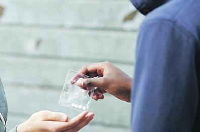 Puglia, 500mila euro alla scuola per arginare lo spaccio