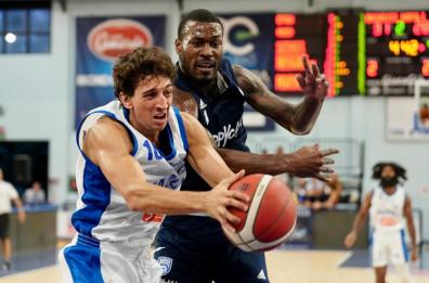 Basket, Happy Casa Brindisi batte Napoli all’esordio