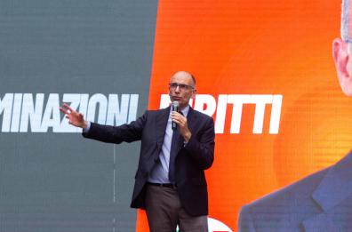 Salvate il soldato Letta alla deriva tra ultrasinistra e liberali opportunisti 