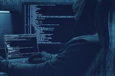Ogni genere di merce illegale venduto nel dark web: perquisizioni in Puglia e a Brescia, una misura nella Bat