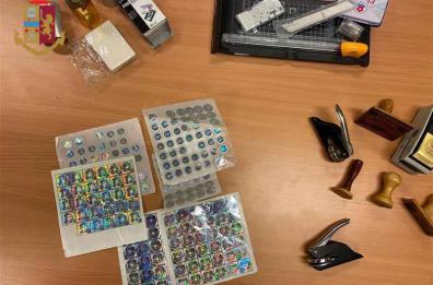 Diecimila euro per far entrare clandestini in Europa a bordo di jet privati: 5 arresti, sequestrati beni per 426mila euro