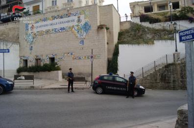 Monteiasi, i cc devono sequestrargli l'autocarro, lui lo cosparge di benzina per bruciarlo: arrestato 43enne