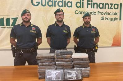 In auto con 26kg di cocaina purissima: arrestata coppia di albanesi nel Foggiano. Sequestro più importante degli ultimi 20 anni
