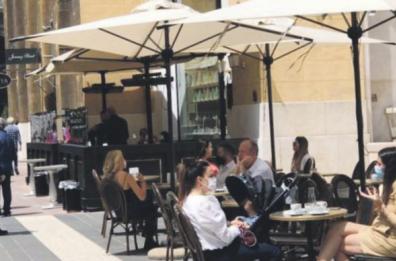 Bari , caffè al tavolino all’aperto ora si può fino al 31 dicembre
