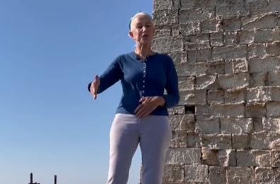 Salento, Helen Mirren in campo per salvare una torre costiera
