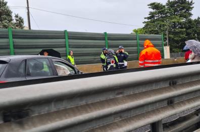 Maltempo a Bari, tangenziale bloccata dopo incidente: traffico in tilt