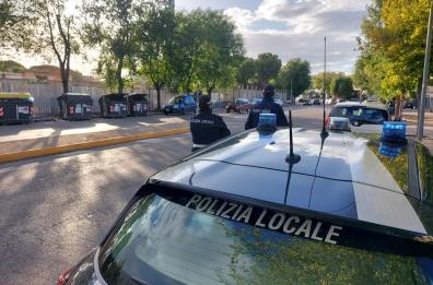 Foggia, auto contro moto: ferita una ragazza 