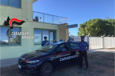 Spaccio, documenti falsi e resistenza a pubblico ufficiale: due arresti nel Brindisino