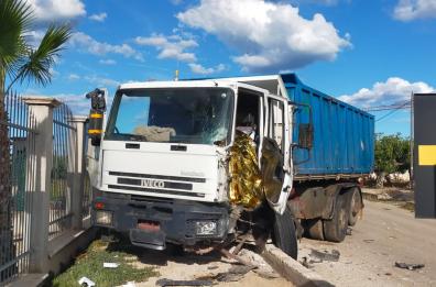 Barletta, impatto fatale tra camion e furgone: muore un 40enne andriese