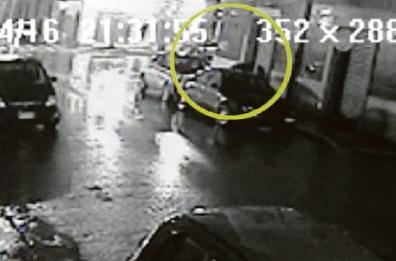 Foggia, sventato l'agguato a un imprenditore: fermato un uomo armato