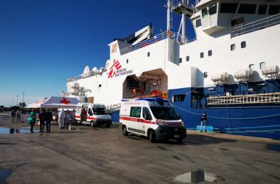Geo Barents in rotta verso Taranto: «ucciso chi non poteva pagare il viaggio»