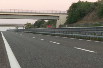 Camion si ribalta in autostrada perdendo il carico ferroso: chiusa A14 tra Molfetta e Bitonto