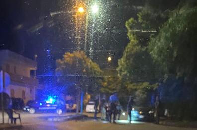 Paura a Calimera, sparano e fuggono via in auto: ferito un uomo
