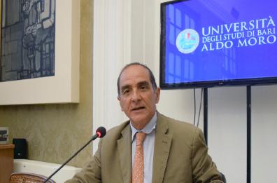 «Giullare politico?» No, il rettore è anche un cittadino