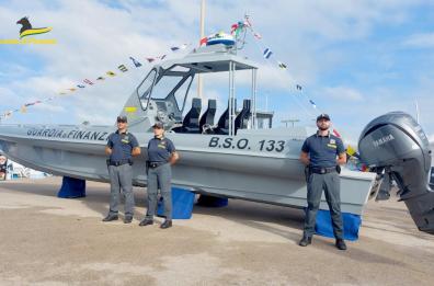Brindisi, consegnato il nuovo battello operativo alla Guardia di Finanza