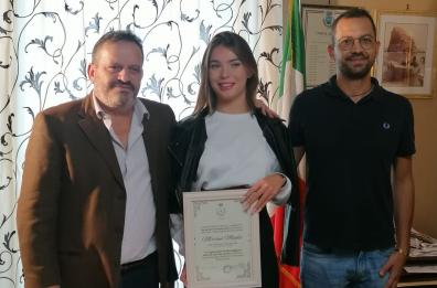 A 17 anni salva turista che sta annegando a Pescoluse: encomio per una bagnina di Taurisano