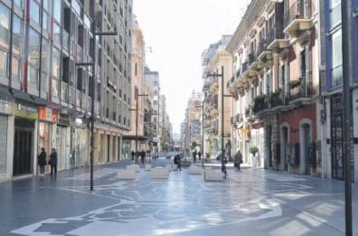 Bari, scatta la protesta: «Rischio chiusura concreto per questo torniamo in piazza»