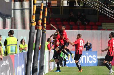 Calcio, al Foggia basta la rete di Vuthaj per superare l'ex capolista Crotone
