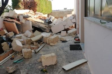 Corsano, crolla la casa dopo lo scoppio della bombola: anziana gravemente ustionata