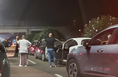 Bari, moto impatta con un'auto sulla statale 16: muore una 40enne 