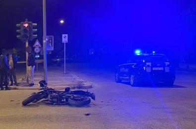 Foggia, auto pirata travolge moto e fugge: in ospedale una coppia di centauri
