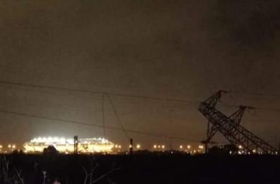 Bari, traliccio precipita in zona Carbonara: tragedia sfiorata 
