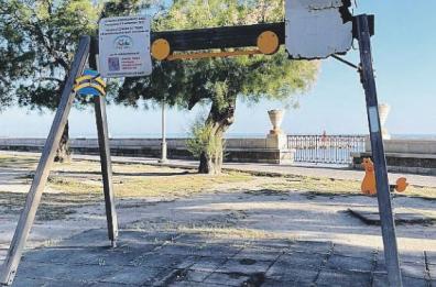 Trani, villa comunale &laquo;piantonata&raquo; contro le intrusioni notturne