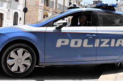 Putignano, in 3 entrano in casa di un'anziano e gli rubano ori e 24mila euro: arrestato un 53enne