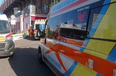 Taranto, caos al pronto soccorso: 12 ambulanze in fila al S.S. Annunziata