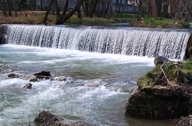 Potenza, schiuma nel torrente Tora: interviene l'Arpab