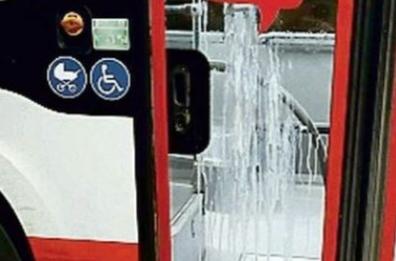 Taranto, atti vandalici ai mezzi pubblici di trasporto nella notte di Halloween