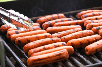 Listeria, sequestrati diversi lotti di wurstel nel Foggiano