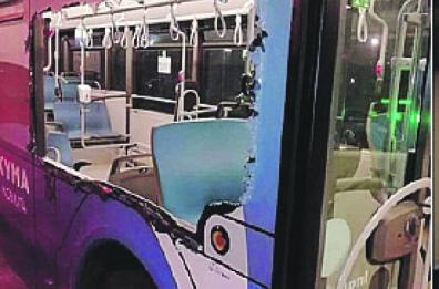 Taranto, aggressioni e vandalismo: gli autisti dei bus dicono basta