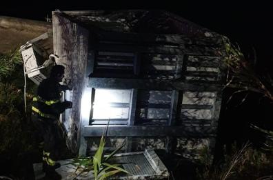 Volano i gabbiotti della Security al porto di Brindisi: due feriti. Danni al cimitero per caduta alberi