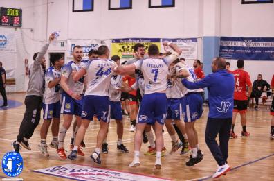 Pallamano, Fasano conquista la «bella»: domani in palio lo scudetto