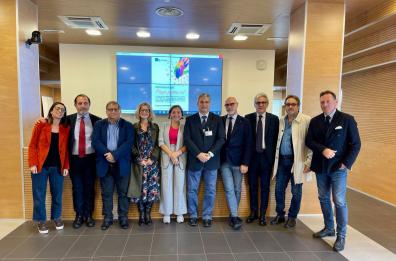 Puglia, con il «badge solidale» i caregiver saltano la fila in farmacia, uffici, attività commerciali