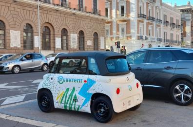 Mobilità green: a Bari curiosità per le microcar elettriche