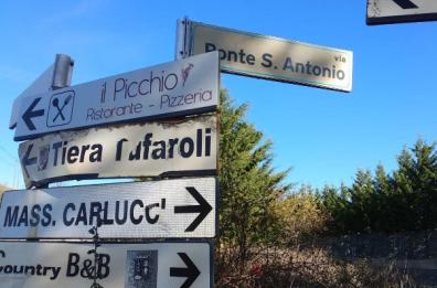 Potenza, in via Ponte Sant’Antonio la periferia va dritta in «buca»