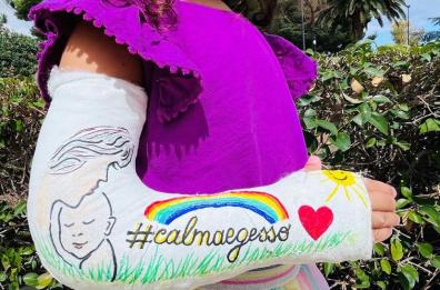 «Calma e gesso», all'ospedale pediatrico di Bari premiata la fantasia dei piccoli con arti ingessati