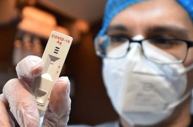Covid, nel Barese i nuovi contagi sono stazionari: la discesa si è fermata. In Basilicata 730 positivi