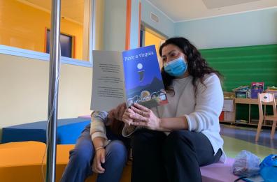 «Punto e virgola», a Bari il libro illustrato per aiutare i bambini a superare la paura della malattia cronica 