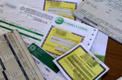 Taranto: intascava soldi dei clienti, condannato assicuratore