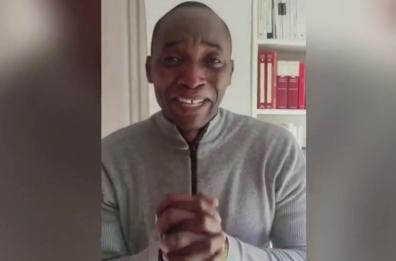 Soumahoro in lacrime: «Mi volete morto ma non ucciderete mie idee». La parola alla Caritas pugliese: «Troppe tensioni»