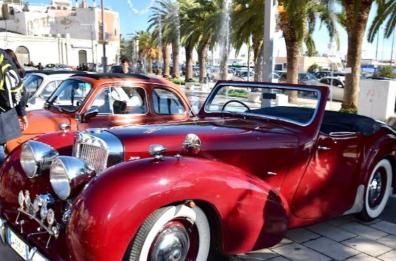 Ed ora le auto storiche approdano nel Golfo di Manfredonia 