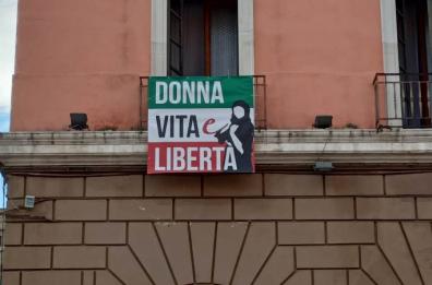 Violenza sulle donne, Bari ricorda Mahsa Amini, Santa Scorese, Palmina Martinelli e tutte le vittime. Emiliano: «Impegnati con politiche welfare»