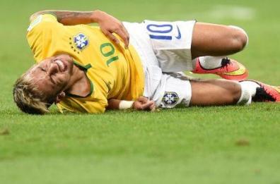 Mondiali, lesione legamento per Neymar, girone finito