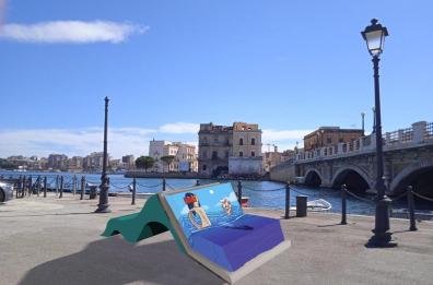 A Taranto arrivano le panchine letterarie in otto luoghi simbolo