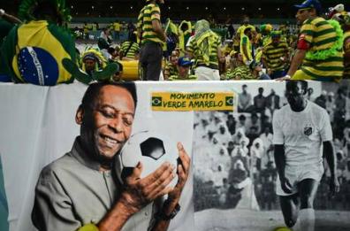 Il mondo in ansia per Pelè, «Preghiamo per il re»