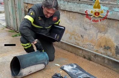 Lecce: scoppia una bombola di Gpl durante rogo in casa, nessun ferito