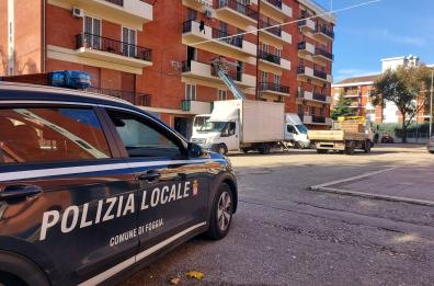 Foggia, in corso sgombero di 4 appartamenti occupati abusivamente